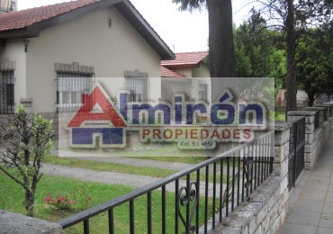 AA - 205 - Villa Adelina .